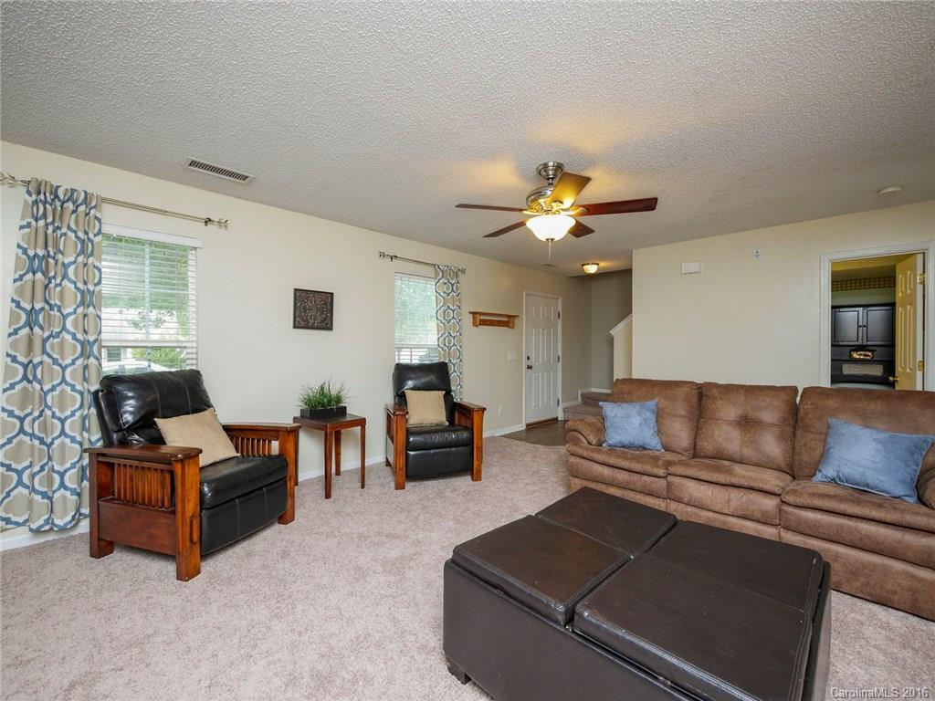 10608 Gold Pan Road Charlotte, NC 28215 - Photo 4 of 24 Gallery Image 4