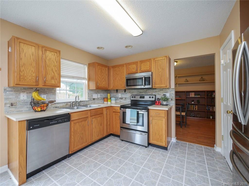 10608 Gold Pan Road Charlotte, NC 28215 - Photo 5 of 24 Gallery Image 5