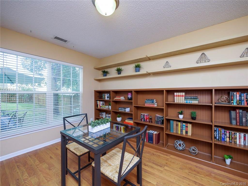 10608 Gold Pan Road Charlotte, NC 28215 - Photo 9 of 24 Gallery Image 9