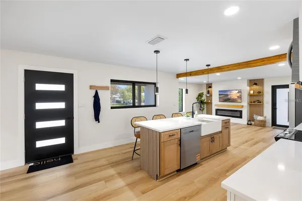 $3,400 | 4412 West Trilby Avenue, Tampa, FL 33616