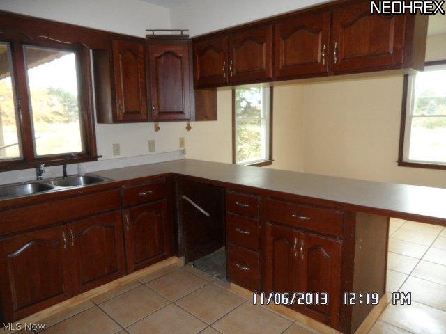 9654 Vermilion Road Amherst, OH 44001 - Photo 2 of 7