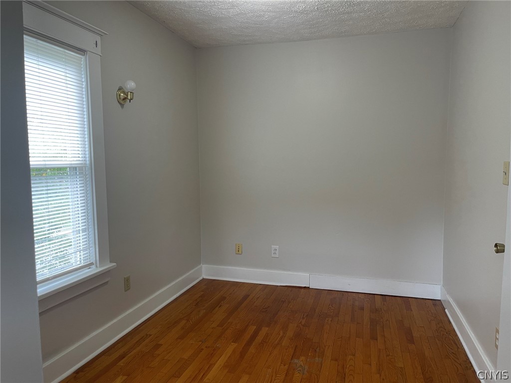 582 Elizabeth Street Oneida, NY 13421 - Photo 28 of 34 Bedroom