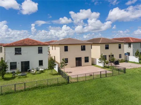 $4,000 | 3364 West 103rd Terrace, Hialeah, FL 33018