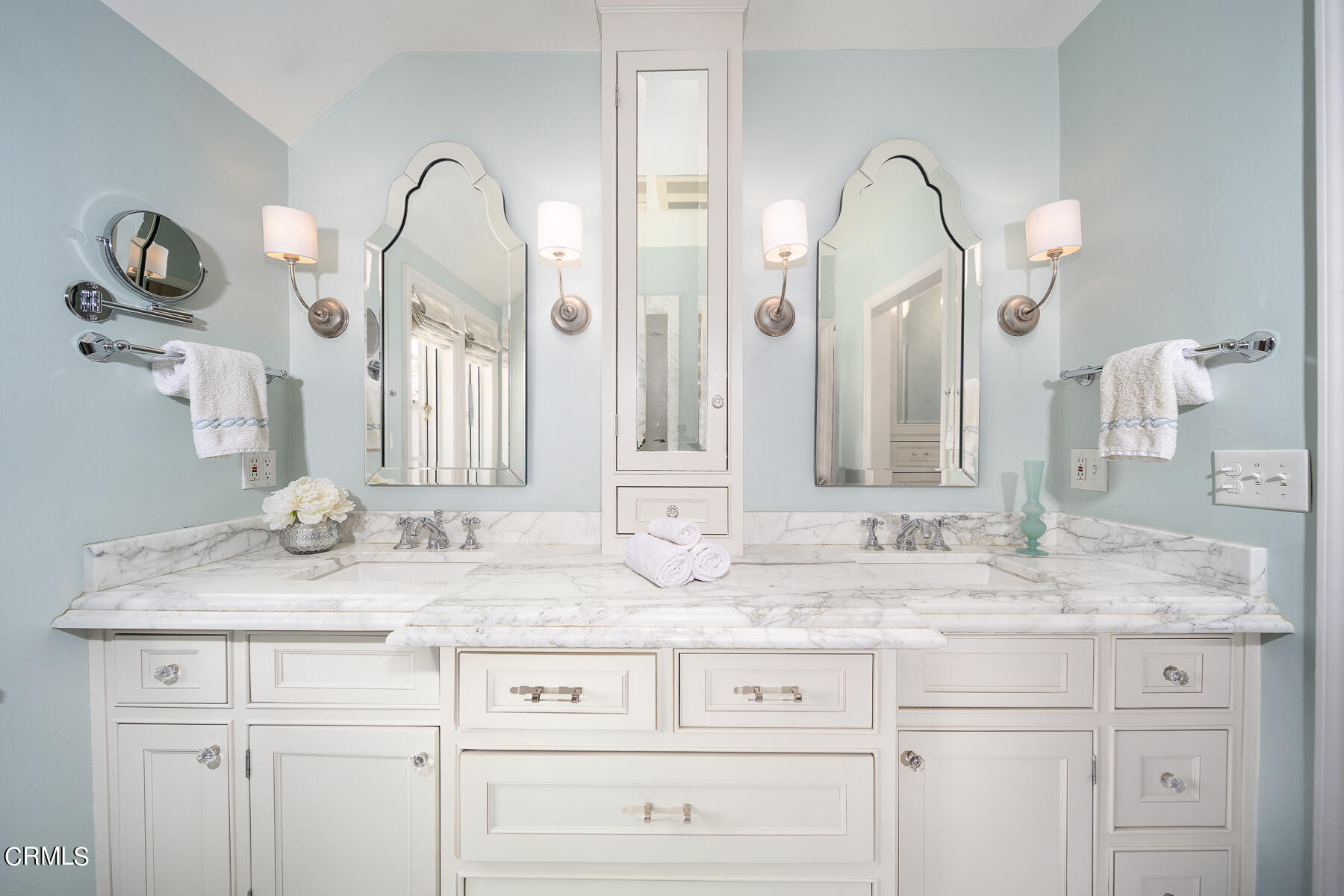 425 Prospect Circle South Pasadena, CA 91030 - Photo 13 of 19 a bathroom with vanity granite and a sink