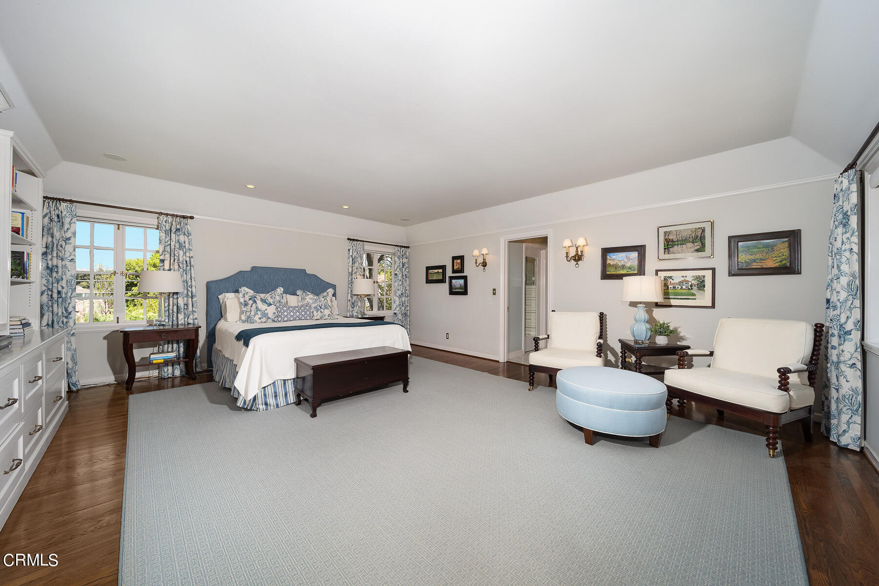 425 Prospect Circle South Pasadena, CA 91030 - Photo 14 of 19 a spacious bedroom with a bed and window