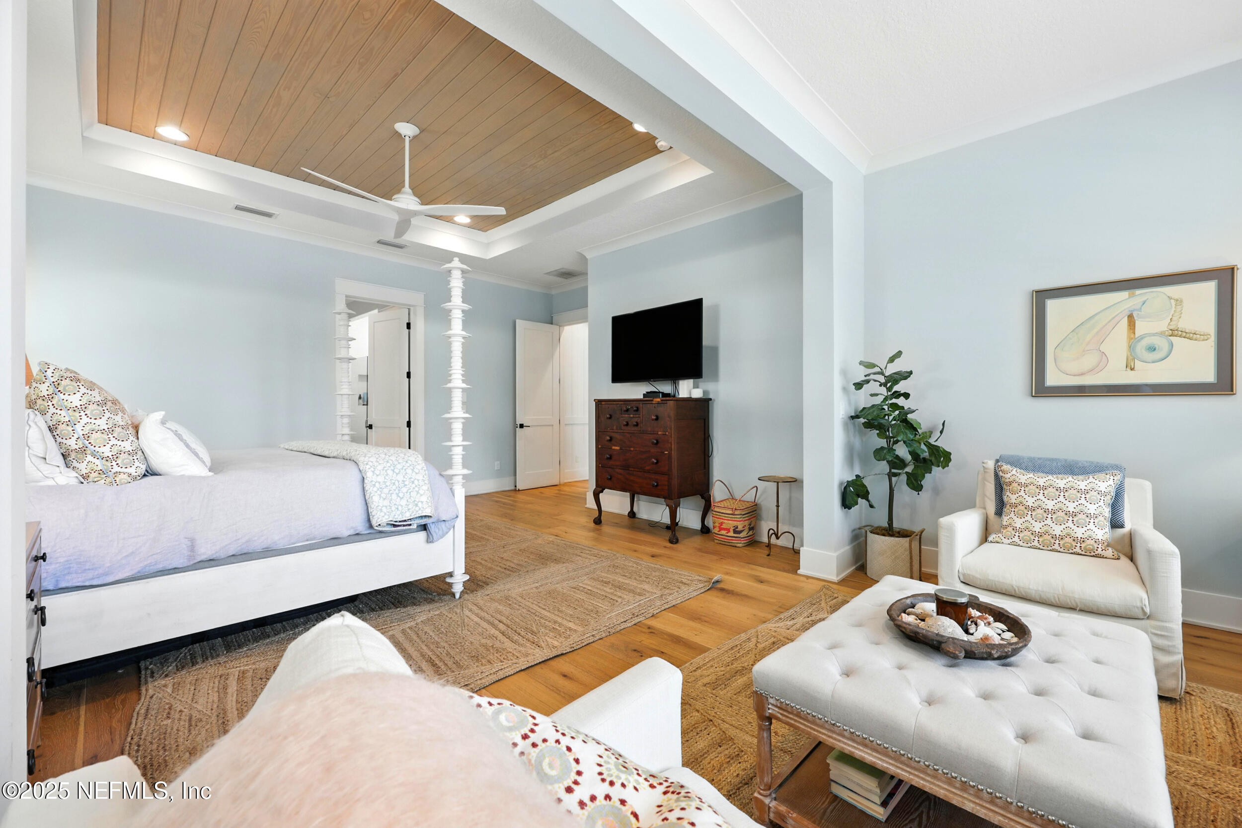 116 Palm Bay Court Ponte Vedra Beach, FL 32082 - Photo 22 of 60 a living room with furniture and a flat screen tv