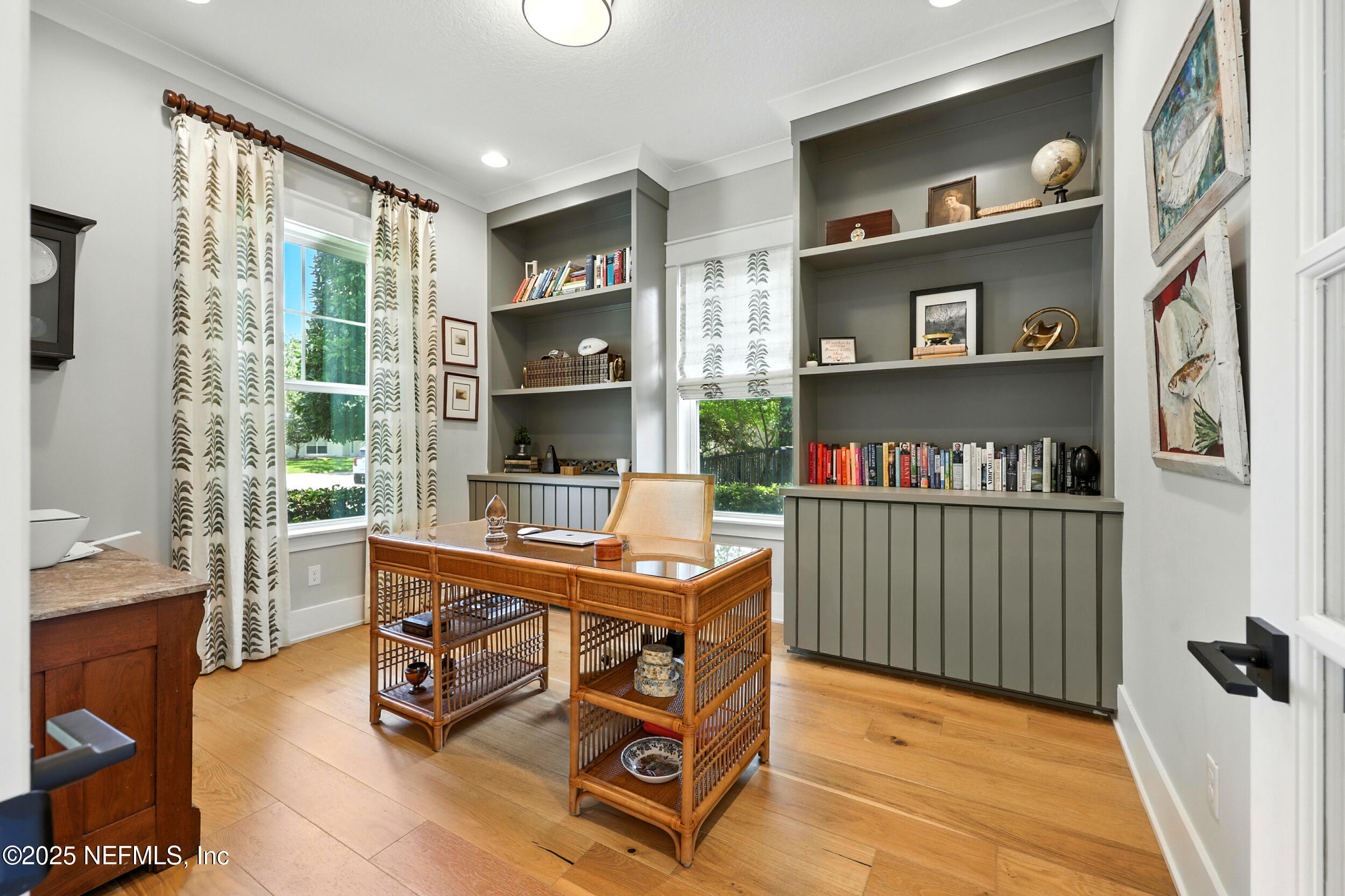 116 Palm Bay Court Ponte Vedra Beach, FL 32082 - Photo 9 of 60 a room with furniture