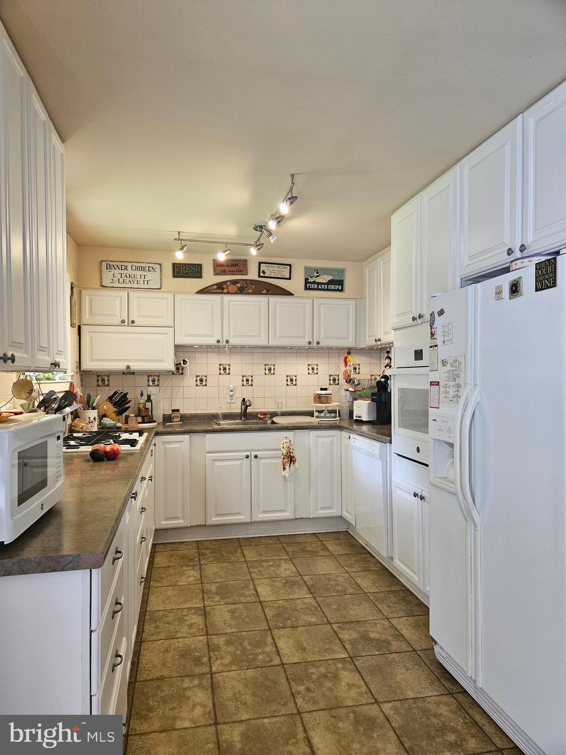 23577 Willow Pond Road Denton, MD 21629 - Photo 8 of 60 Wall oven and gas stove top