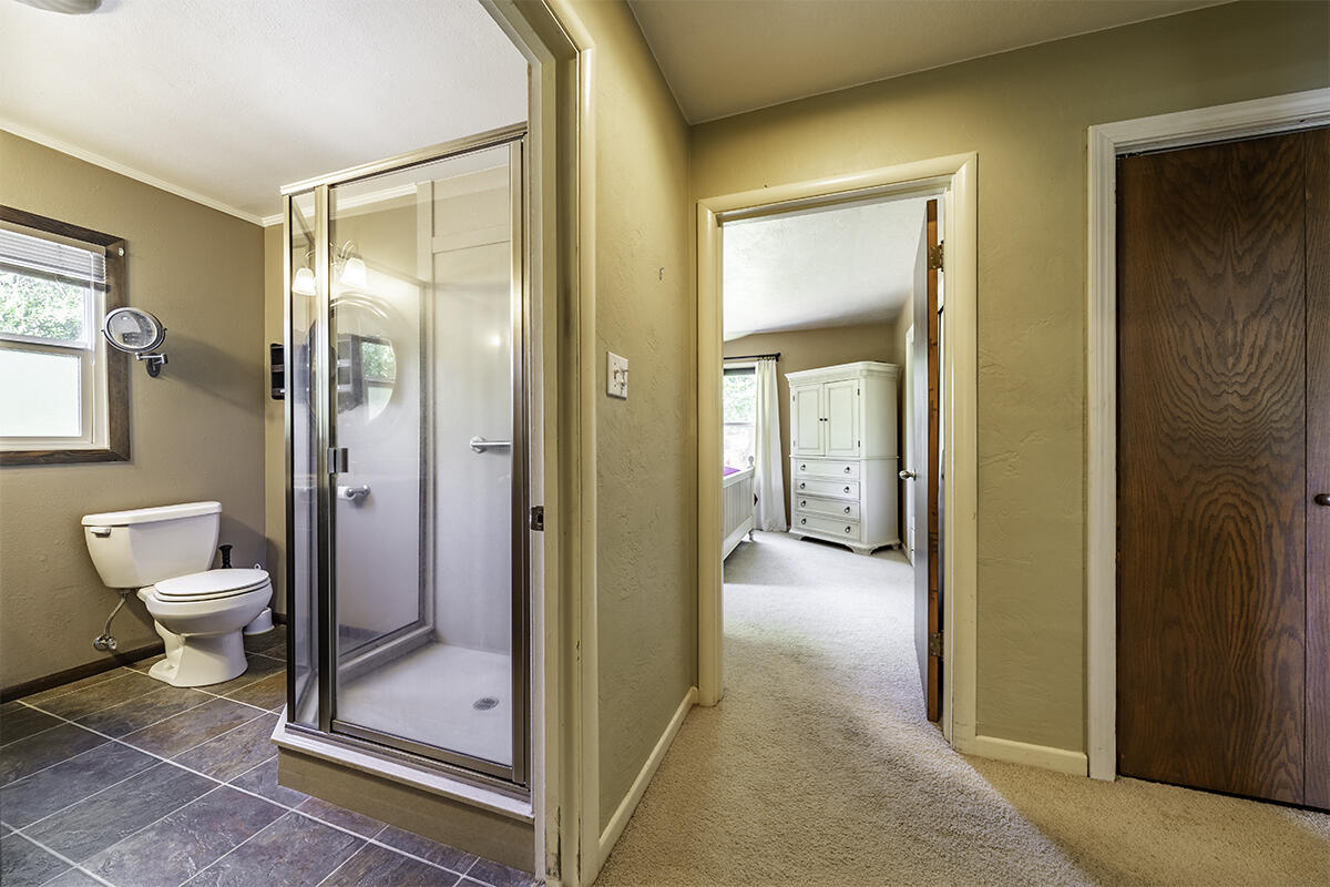1406 Ridge Way Medford, OR 97504 - Photo 19 of 34 DSC09547