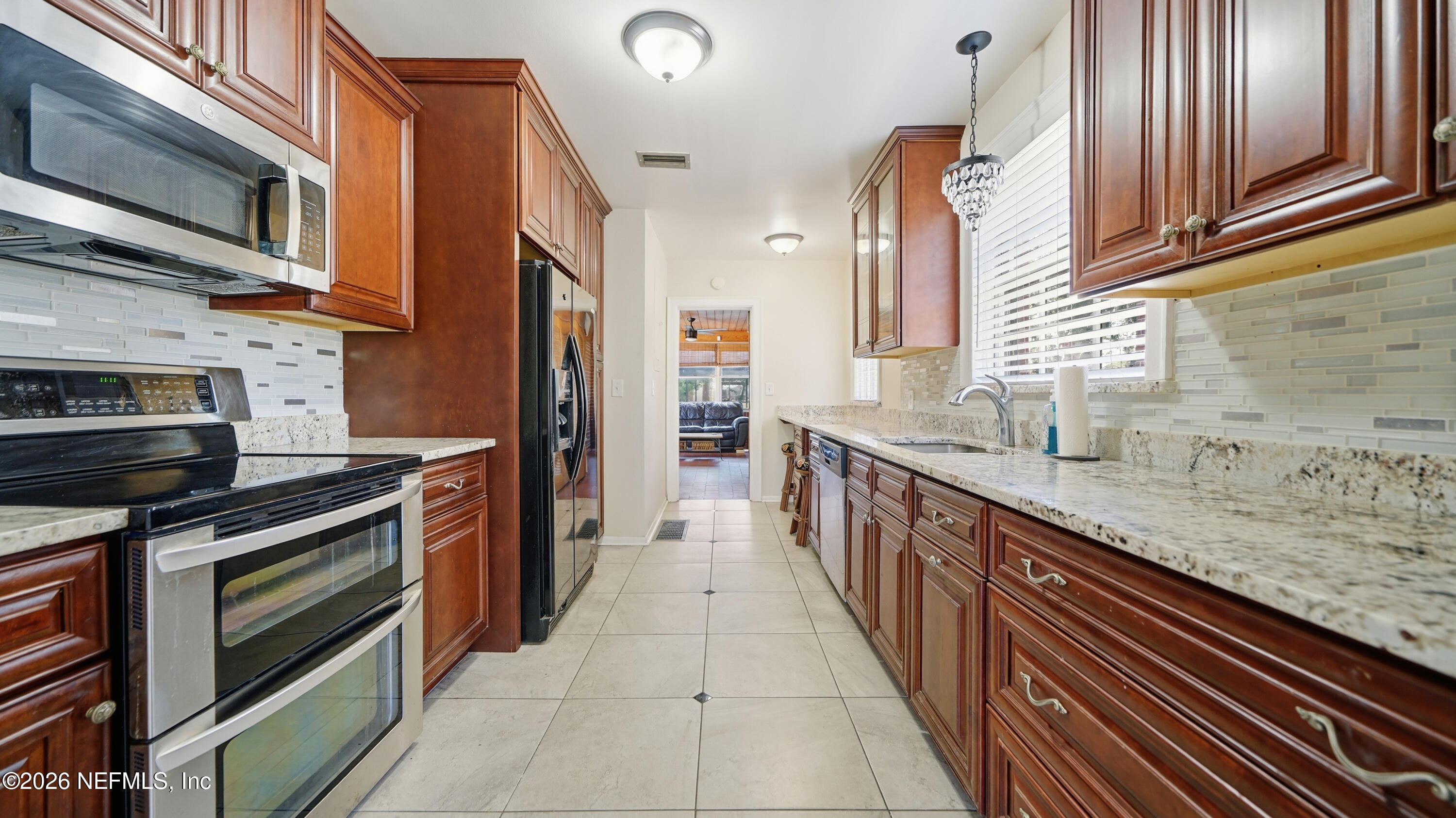 821 Old Hickory Road Jacksonville, FL 32207 - Photo 15 of 64 821 Old Hickory Road-15