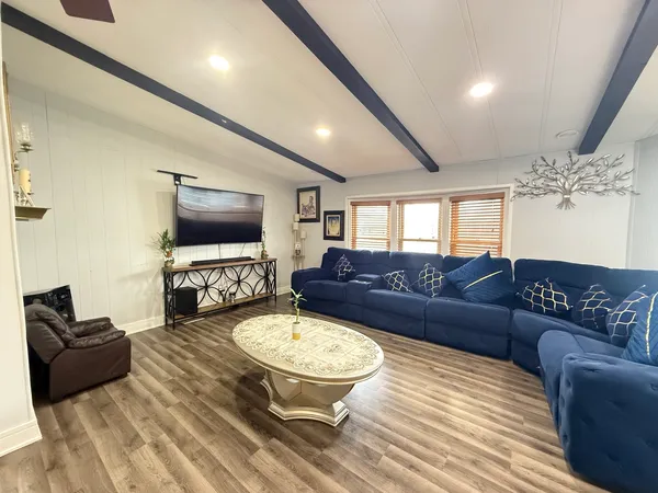 $99,000 | 588 Hickory Glen Road, Matteson, IL 60443
