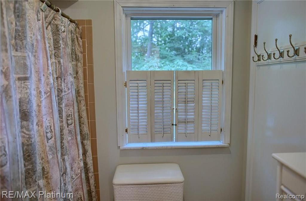 2217 Pleasant Ridge Howell, MI 48843 - Photo 21 of 36