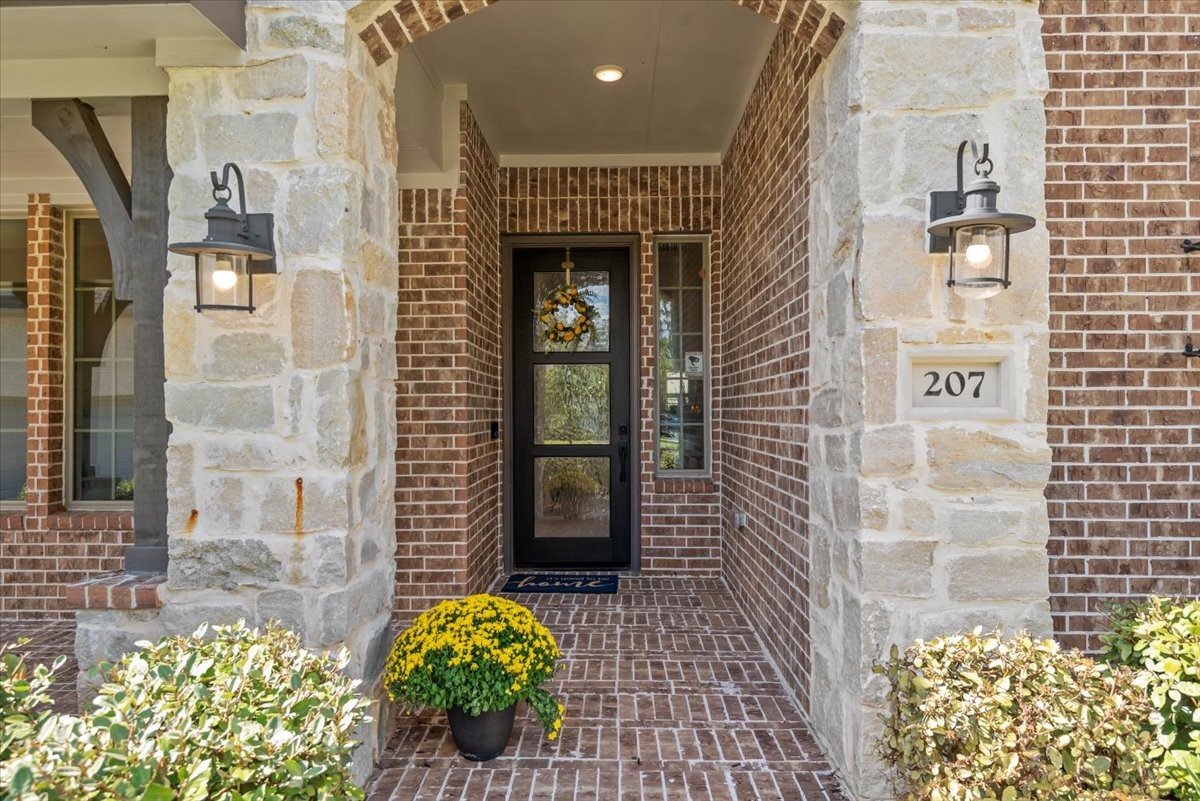 207 Ladner Street Willis, TX 77318 - Photo 8 of 46