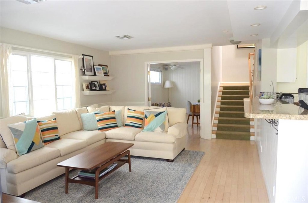 337 10th Street Manhattan Beach, CA 90266 - Photo 11 of 52