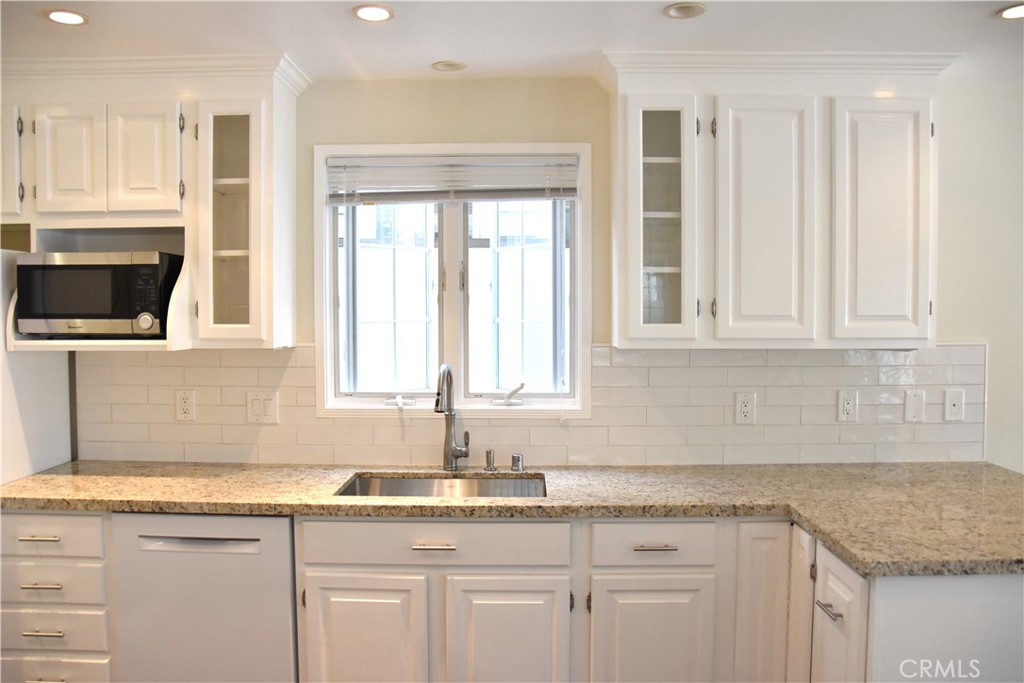 337 10th Street Manhattan Beach, CA 90266 - Photo 14 of 52