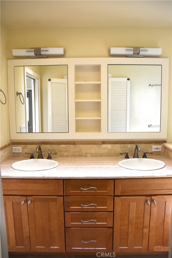 337 10th Street Manhattan Beach, CA 90266 - Photo 20 of 52