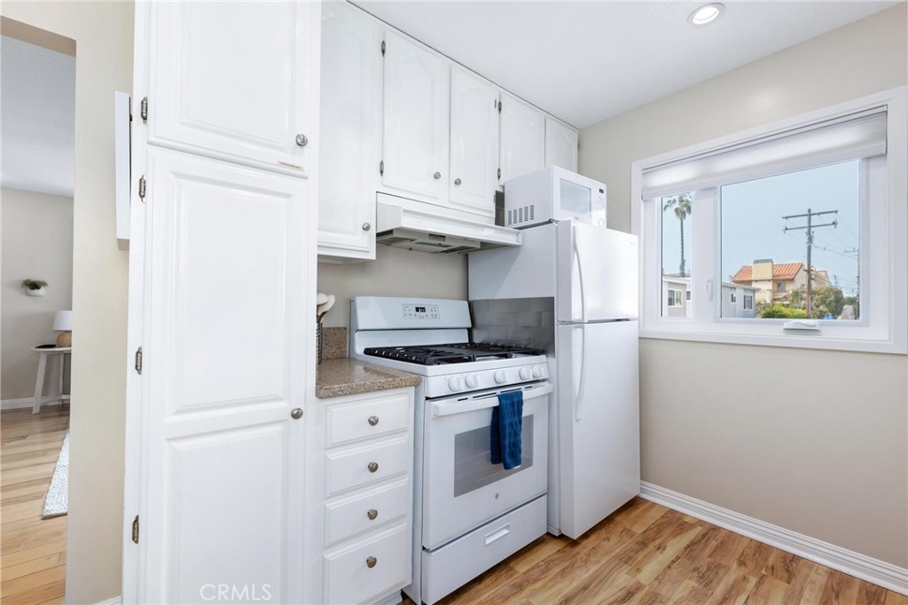 337 10th Street Manhattan Beach, CA 90266 - Photo 39 of 52