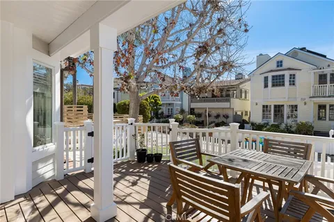 $5,350,000 | 337 10th Street, Manhattan Beach, CA 90266