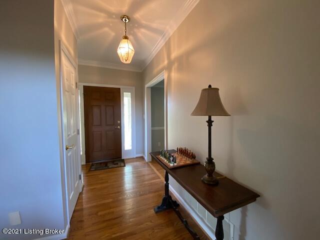 1256 Highview Church Road Bloomfield, KY 40008 - Photo 2 of 59 Hardwood Entry
