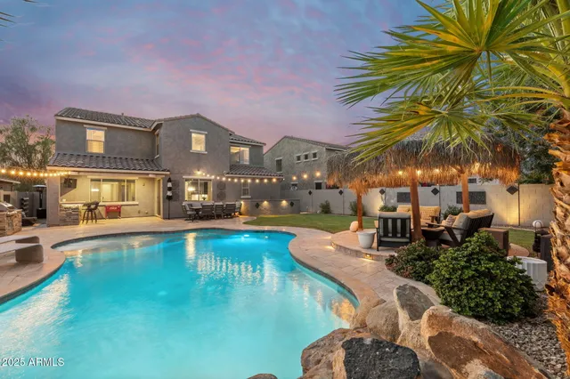 $935,000 | 4901 South Joshua Tree Lane, Gilbert, AZ 85298