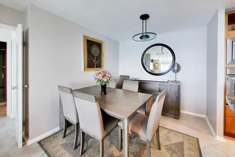 $559,000 | 155 North Harbor Drive, Unit 3910, Chicago, IL 60601