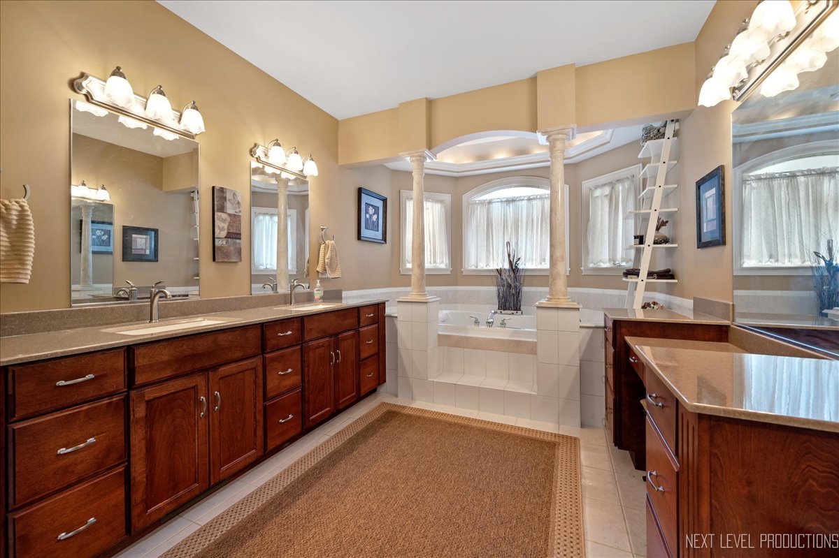802 Wild Ginger Road Sugar Grove, IL 60554 - Photo 15 of 35