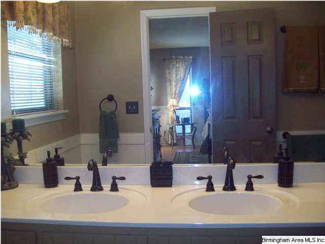 716 Colonial Drive Alabaster, AL 35007 - Photo 10 of 27 Gallery Image 10