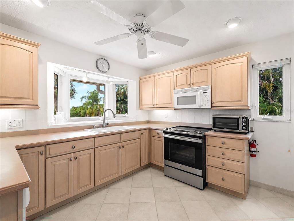1585 Graham Road Venice, FL 34293 - Photo 11 of 65