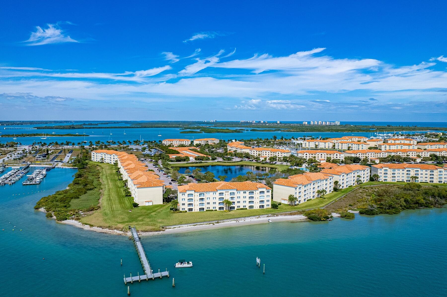 30 Harbour Isles, Unit 104 Fort Pierce, FL 34949 - Photo 13 of 18 12 - 30 Harbour Isle Dr W #104 (9)