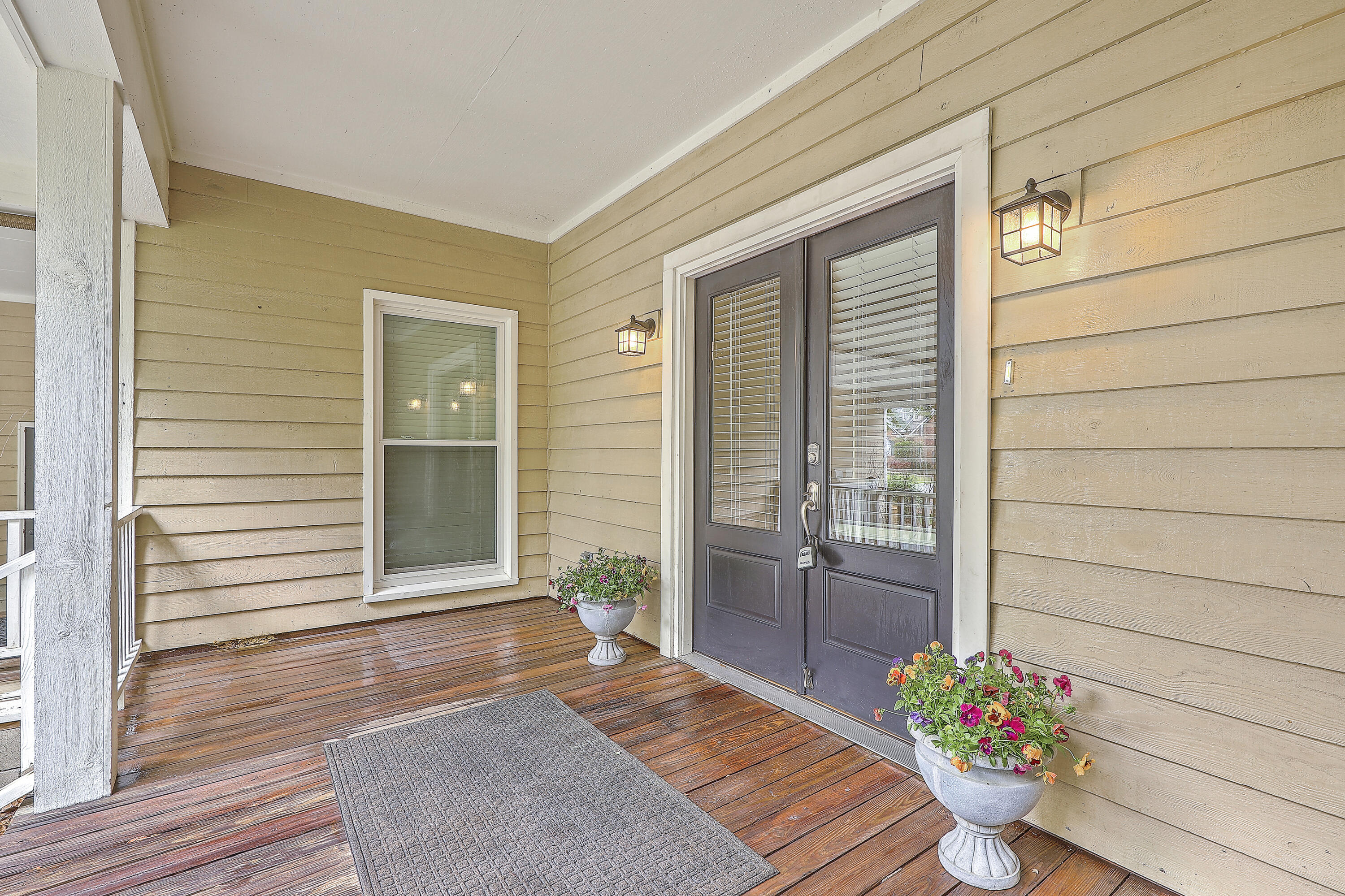 280 Suwanee Drive Vance, SC 29163 - Photo 4 of 57 Come on in...