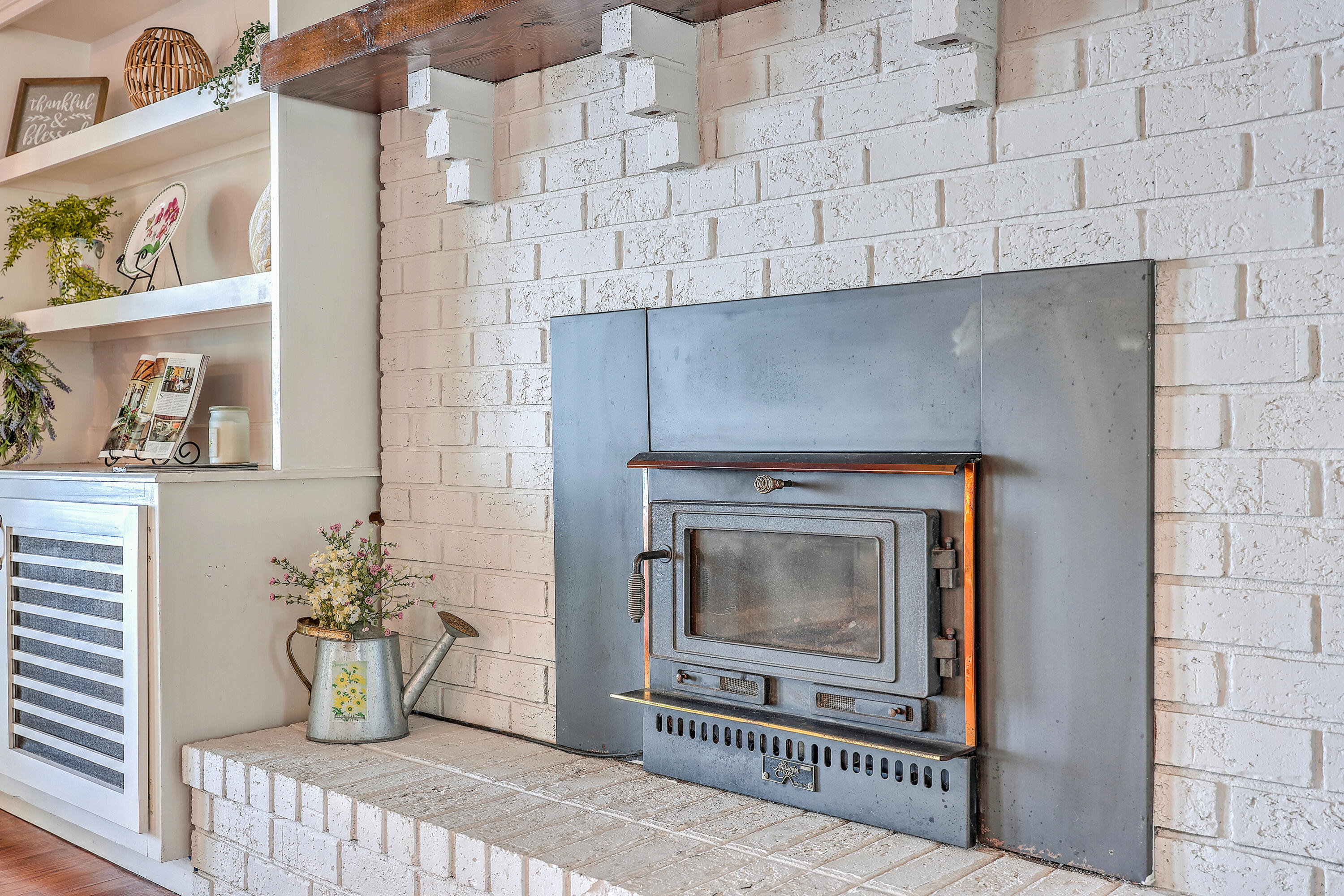 280 Suwanee Drive Vance, SC 29163 - Photo 9 of 57 Wood Burning Fireplace