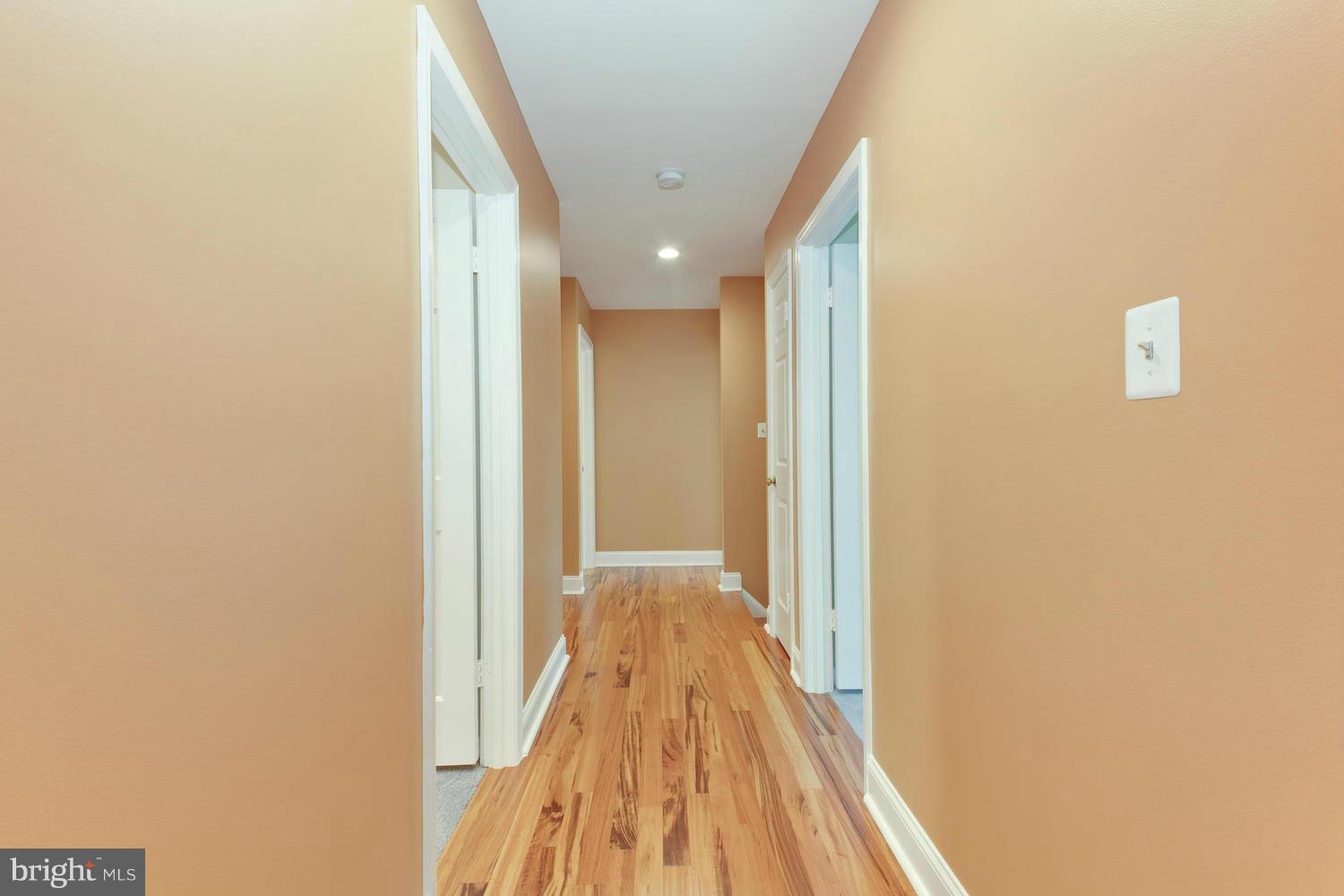 15010 Layhill Road Silver Spring, MD 20906 - Photo 17 of 30 Hallway
