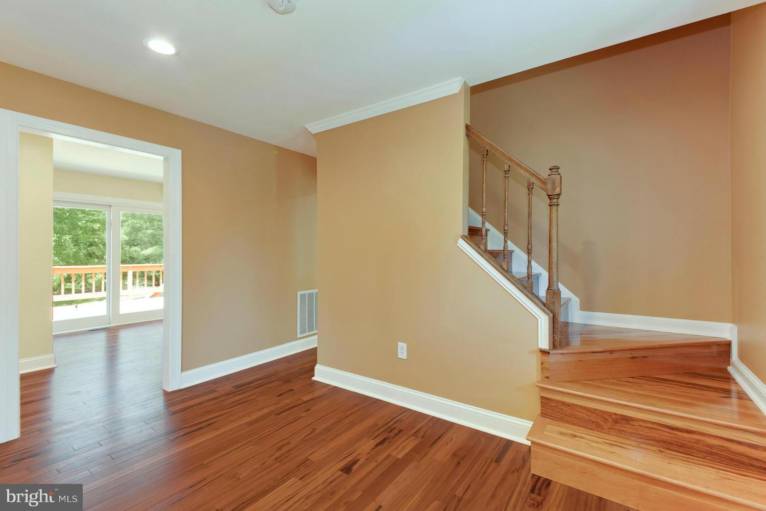 15010 Layhill Road Silver Spring, MD 20906 - Photo 3 of 30 Foyer