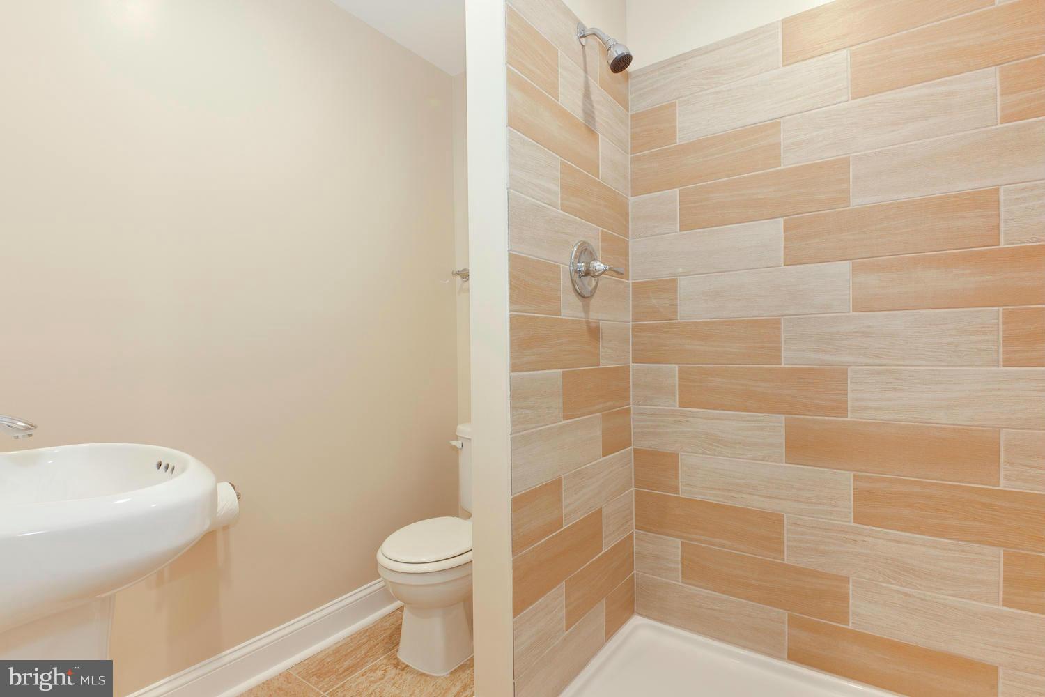 15010 Layhill Road Silver Spring, MD 20906 - Photo 27 of 30 Bath