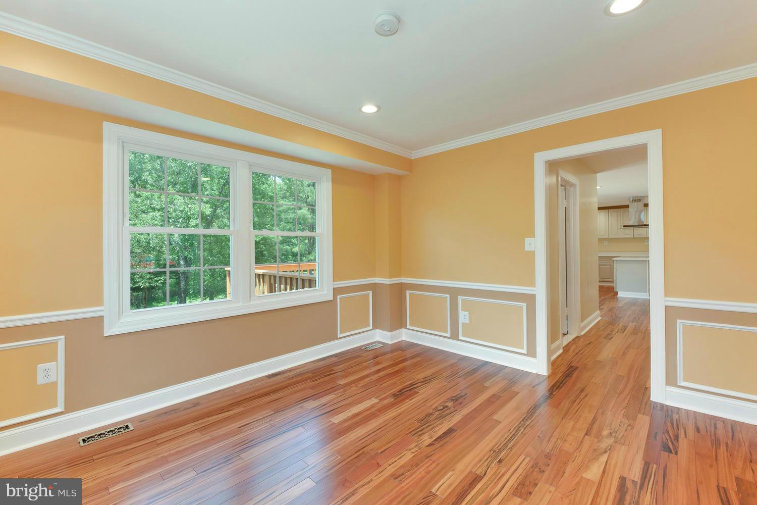 15010 Layhill Road Silver Spring, MD 20906 - Photo 6 of 30 Dining Room