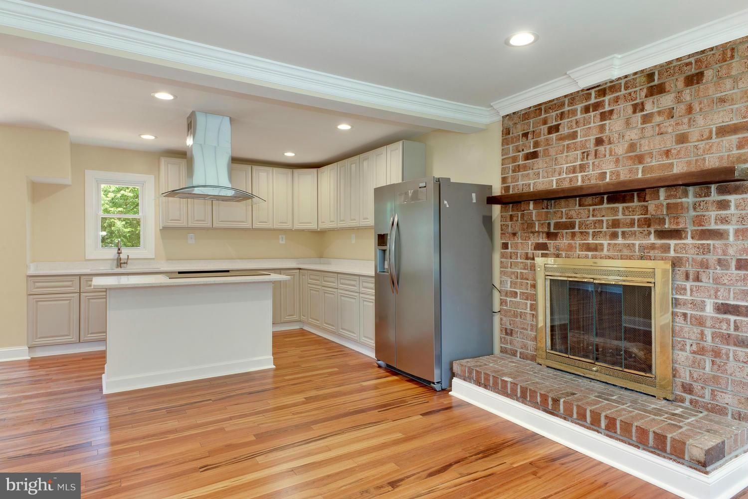 15010 Layhill Road Silver Spring, MD 20906 - Photo 7 of 30 Kitchen