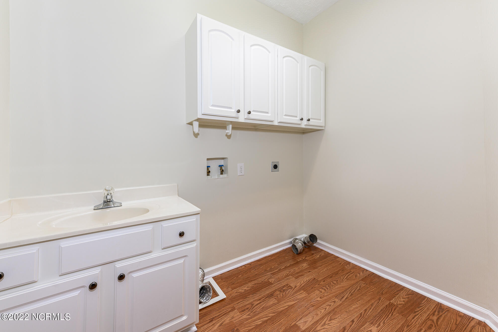 130 Meeting House Road Southern Pines, NC 28387 - Photo 10 of 35 Laundry Room