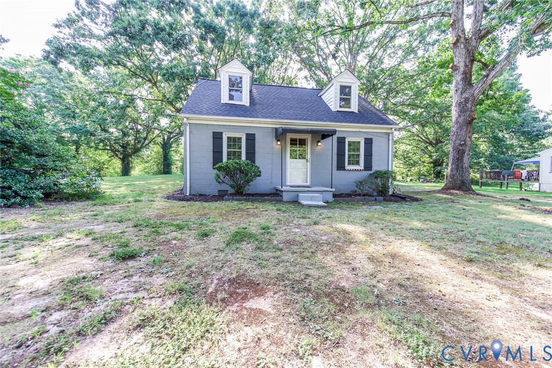 Three bedroom home with one room downstairs for co