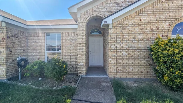 a view of door with outdoor space