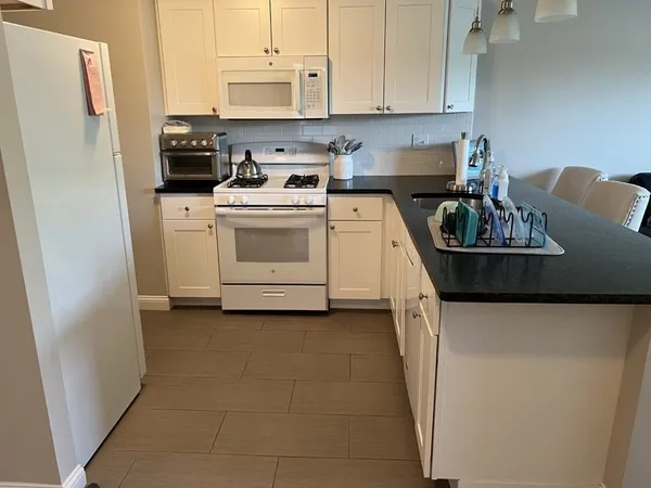 $1,925 | 559 Willard Street, Unit 6, Quincy, MA 02169