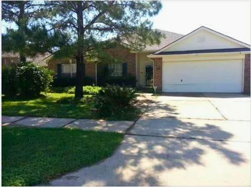 $2,148 | 208 Armand Bay Drive, Dickinson, TX 77539