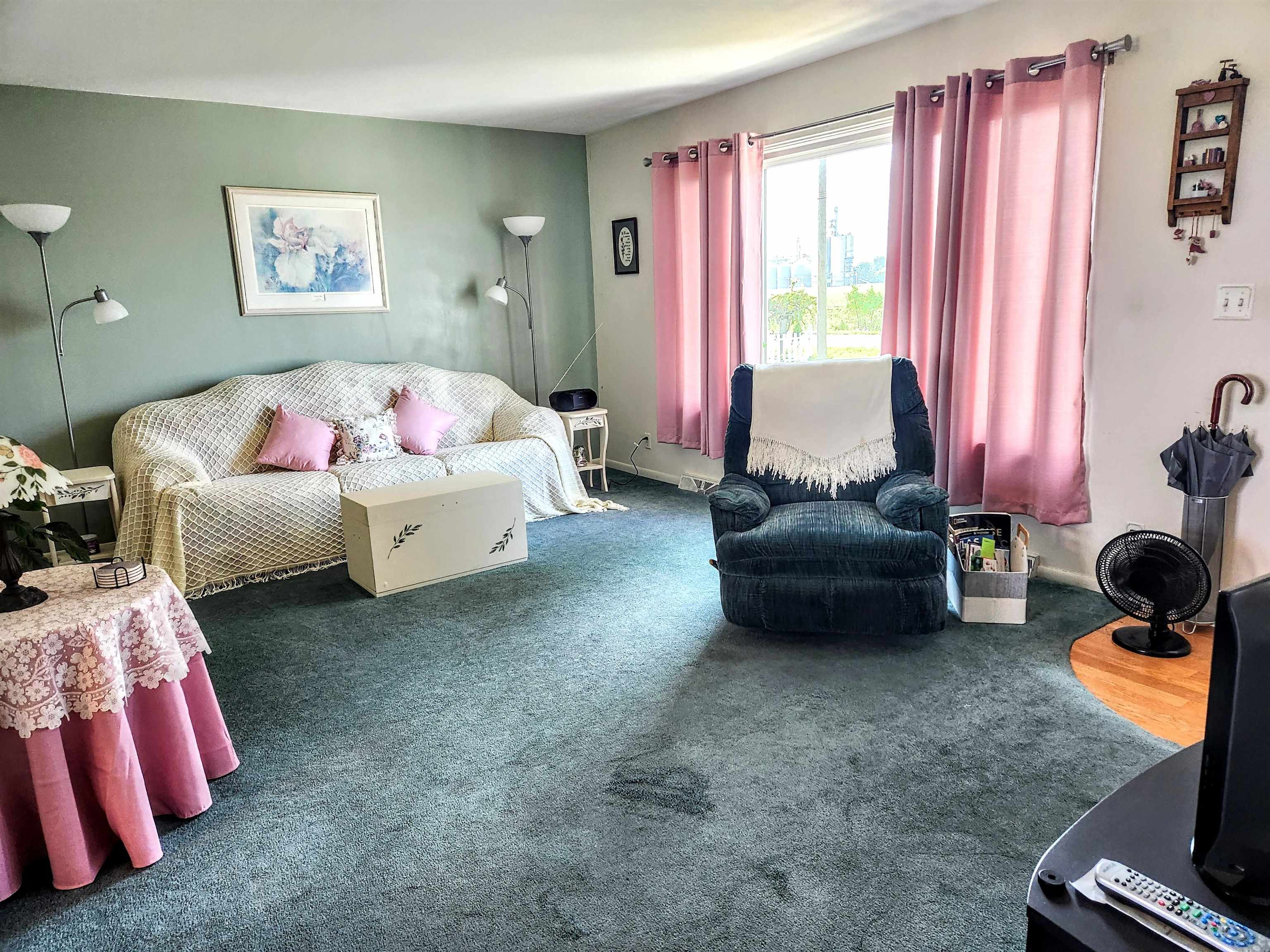 692 West North Union Road Auburn, MI 48611 - Photo 3 of 19 Gallery Image 3