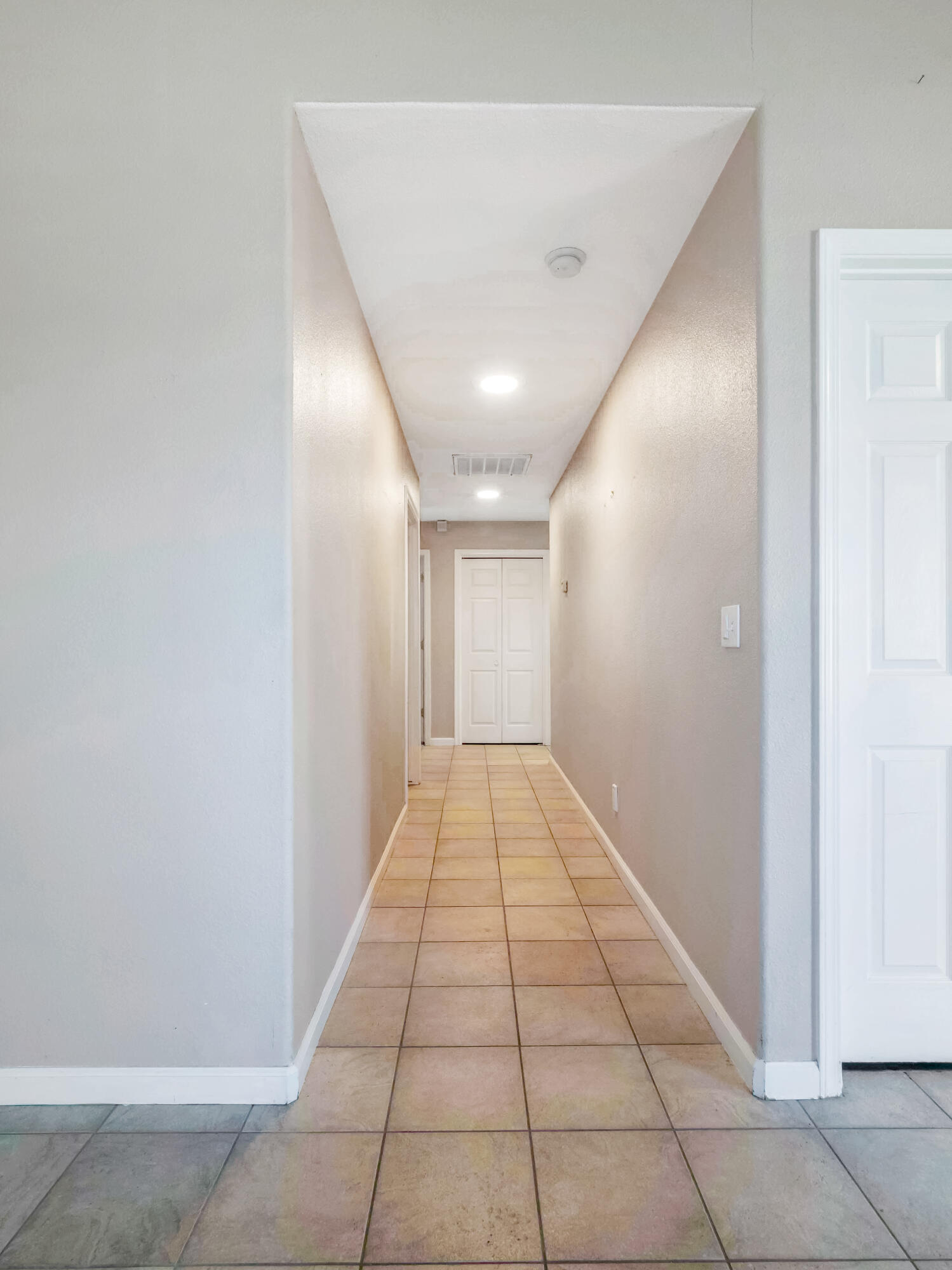 697 Leta Mae Court Exeter, CA 93221 - Photo 15 of 33 Hall