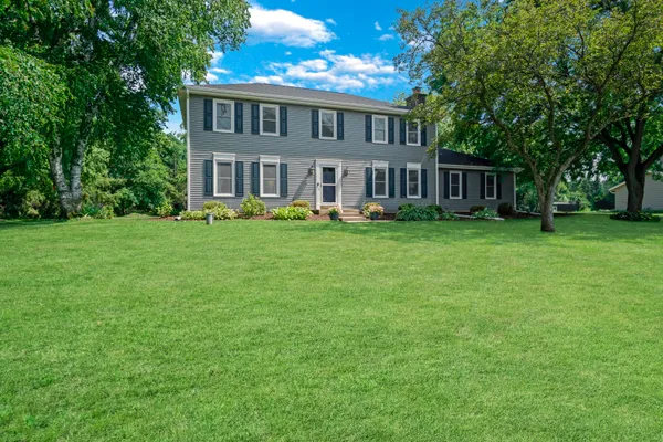 $699,900 | 1626 Devonshire Drive, Cedarburg, WI 53012