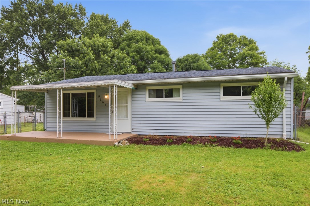 9164 Weaver Road Ravenna, OH 44266 - Photo 3 of 38