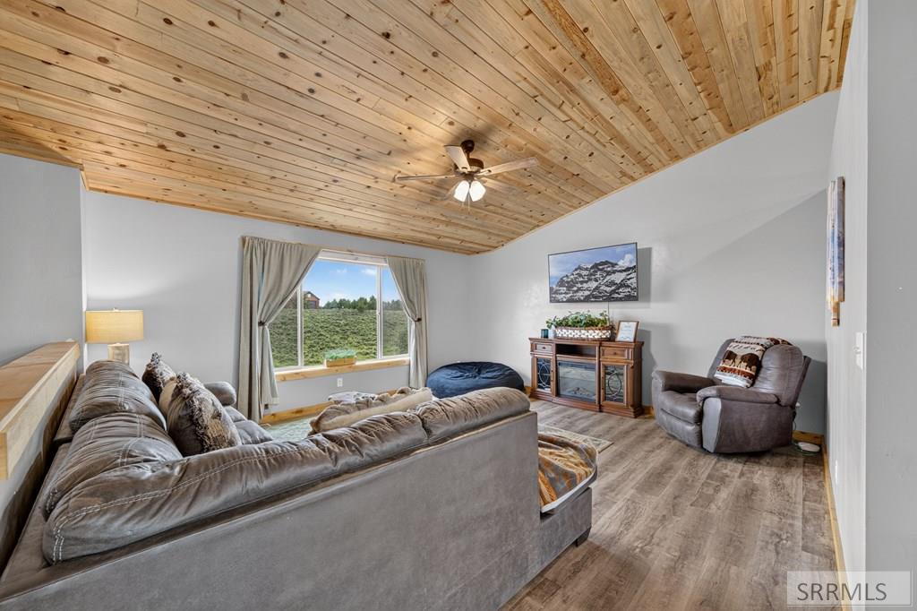 3991 John Road Island Park, ID 83429 - Photo 6 of 41