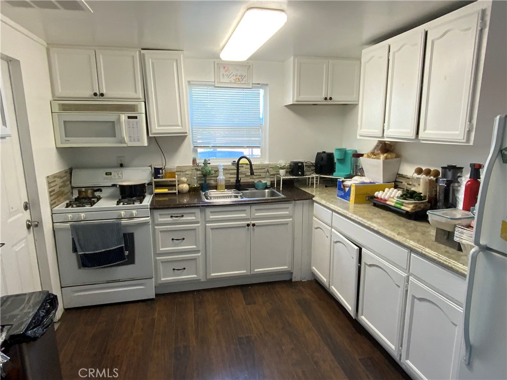 845 East H Street Colton, CA 92324 - Photo 3 of 5