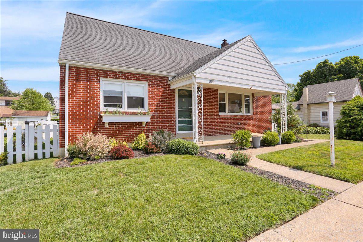 1326 Columbia Avenue Reading, PA 19607 - Photo 1 of 37