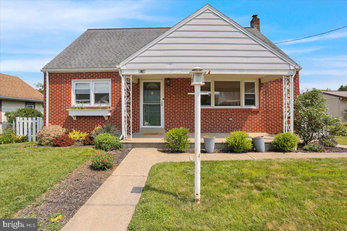 1326 Columbia Avenue Reading, PA 19607 - Photo 2 of 37