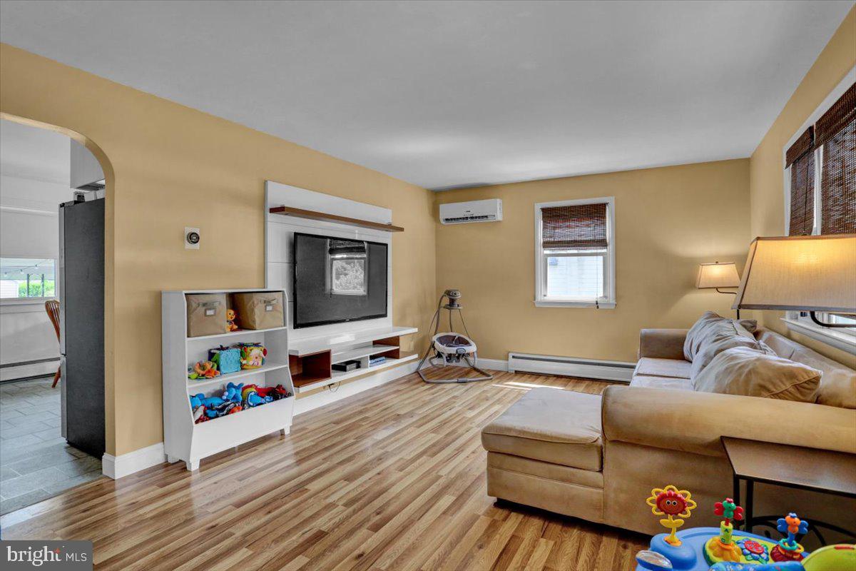 1326 Columbia Avenue Reading, PA 19607 - Photo 6 of 37